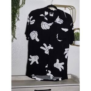 Disney -‎ Mickey Mouse Hands Button Up- size S